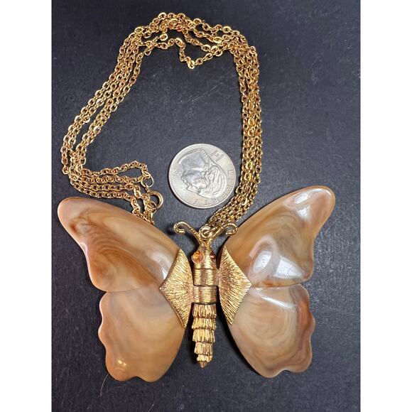 Vintage 70s Articulated Butterfly Necklace | Root Beer Marbled Wings 26" - Picture 7 of 13
